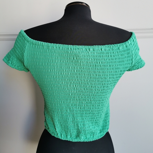 Green off the shoulder crop top - Picture 2 of 2